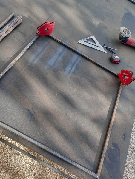 Confectii metalice, porti, garduri, balustrade, sudor lacatus.